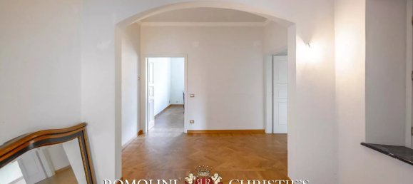 4 bedrooms Apartment in Florence, Italy No. 352646 11