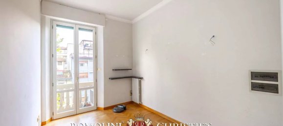 4 bedrooms Apartment in Florence, Italy No. 352646 27