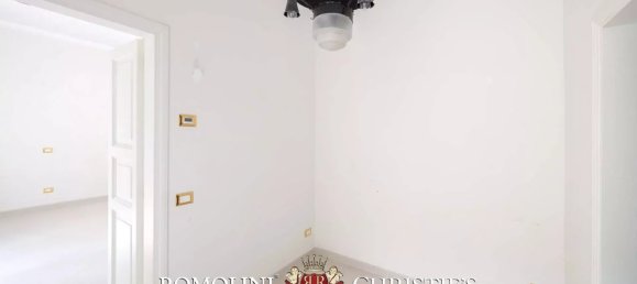 4 bedrooms Apartment in Florence, Italy No. 352646 42