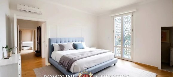 4 bedrooms Apartment in Florence, Italy No. 352646 14