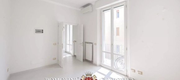 4 bedrooms Apartment in Florence, Italy No. 352646 38