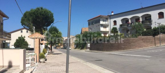 2 bedrooms House in Cupello, Italy No. 233579 17