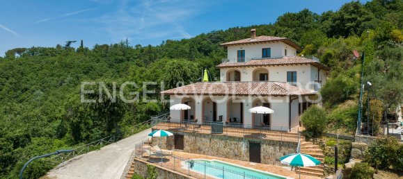 5 bedrooms Villa in Lisciano Niccone, Italy No. 132109 2