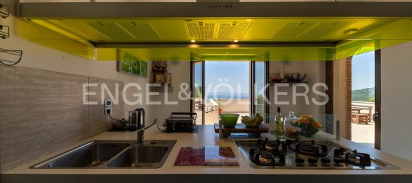 5 bedrooms Villa in Lisciano Niccone, Italy No. 132109 8