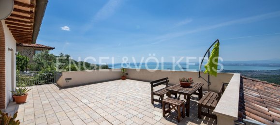5 bedrooms Villa in Lisciano Niccone, Italy No. 132109 9