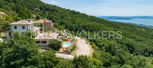 5 bedrooms Villa in Lisciano Niccone, Italy No. 132109 4
