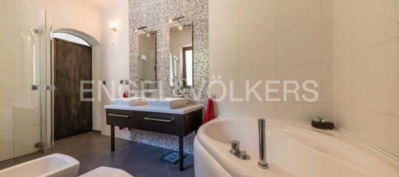 5 bedrooms Villa in Lisciano Niccone, Italy No. 132109 11