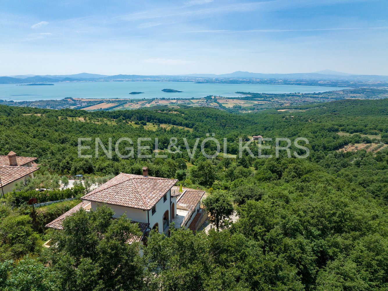 5 bedrooms Villa in Lisciano Niccone, Italy No. 132109