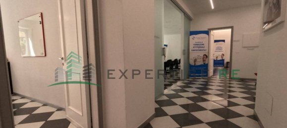 Офис с 5 комнатами в Катания, Италия № 154299 8