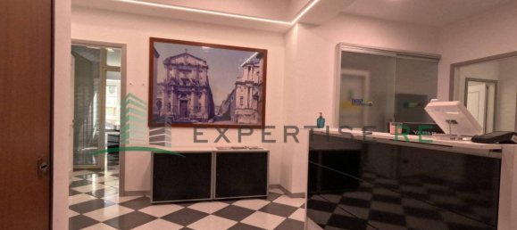 Офис с 5 комнатами в Катания, Италия № 154299 10