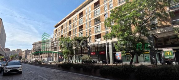 Офис с 5 комнатами в Катания, Италия № 154299 27