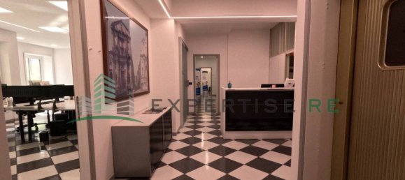 Офис с 5 комнатами в Катания, Италия № 154299 11