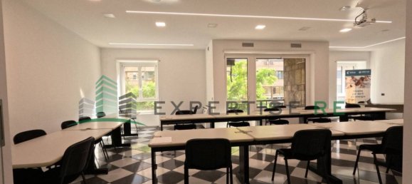 Офис с 5 комнатами в Катания, Италия № 154299 16