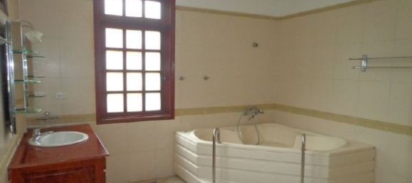 Villa de 5 dormitorios en Tay Ho, Vietnam No. 7129 7