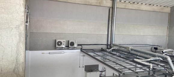 Lagerhaus in Valladolid, Spain 555m², Nr. 68688 3