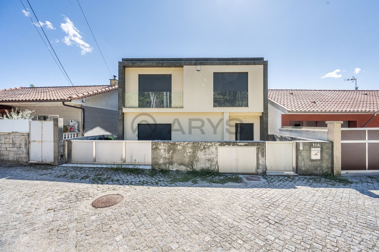 3 bedrooms House in Caires, Portugal No. 333732