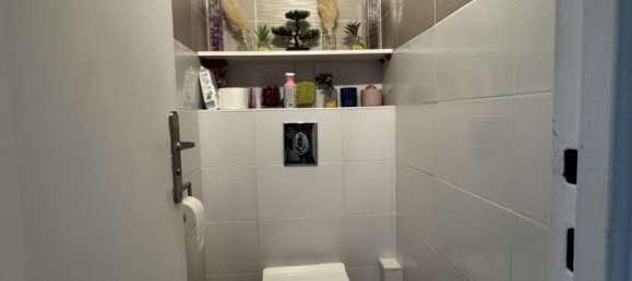 Apartamento de 2 dormitorios en Lormont, France No. 355128 12