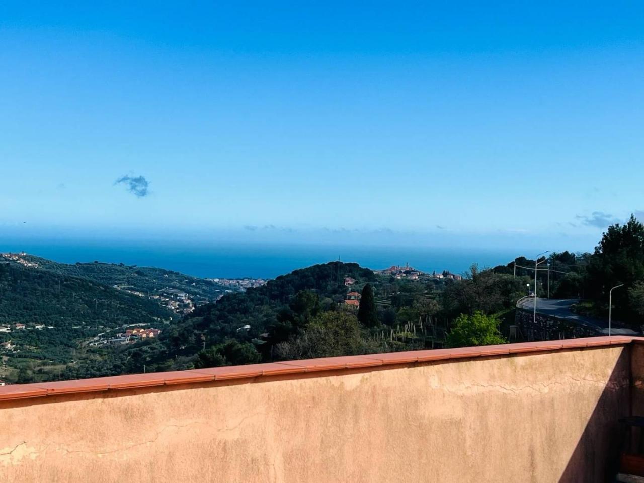 2 rooms Apartment in Diano Arentino, Italy No. 25367