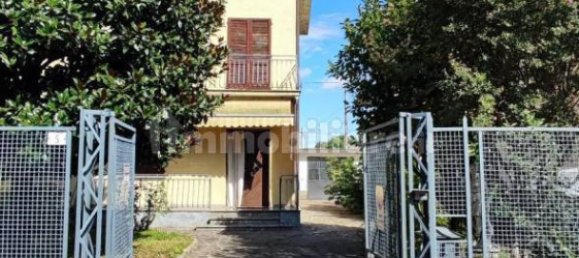 2 bedrooms House in Levate, Italy No. 332243 2