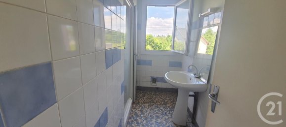 2 bedrooms House in Pellevoisin, France No. 92257 4