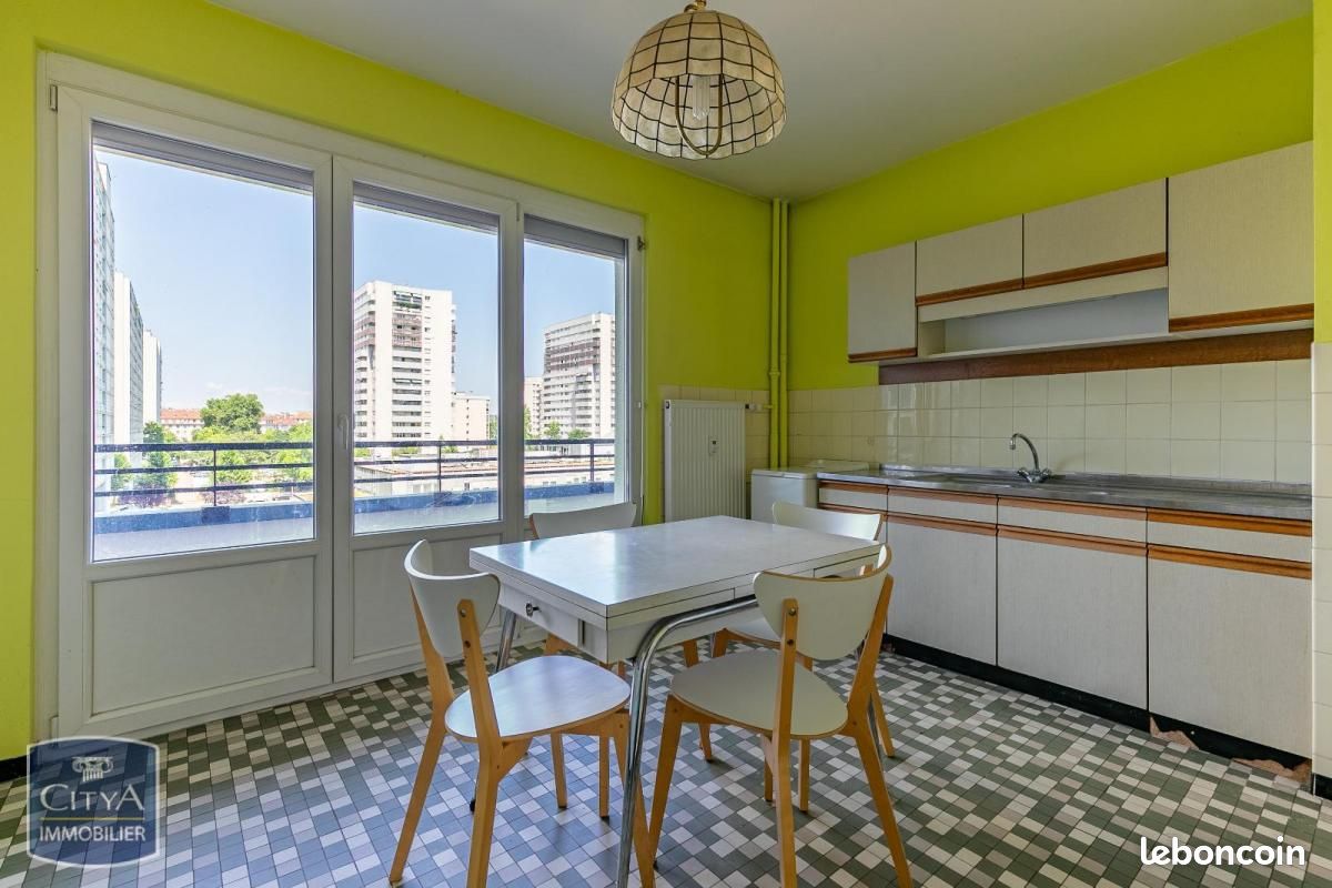 3 bedrooms Apartment in Strasbourg, France No. 254123