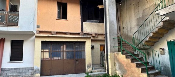 4 rooms House in Ponte Lambro, Italy No. 234330 11