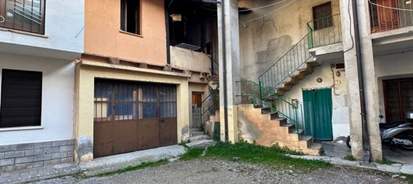 4 rooms House in Ponte Lambro, Italy No. 234330 9
