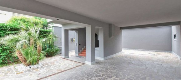 Вилла с 13 спальнями в Меда, Италия № 361175 15