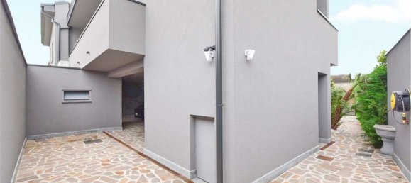 Вилла с 13 спальнями в Меда, Италия № 361175 14