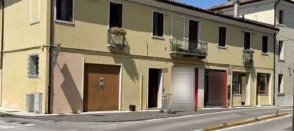 38m² Commercial property in Oderzo, Italy No. 215116 5