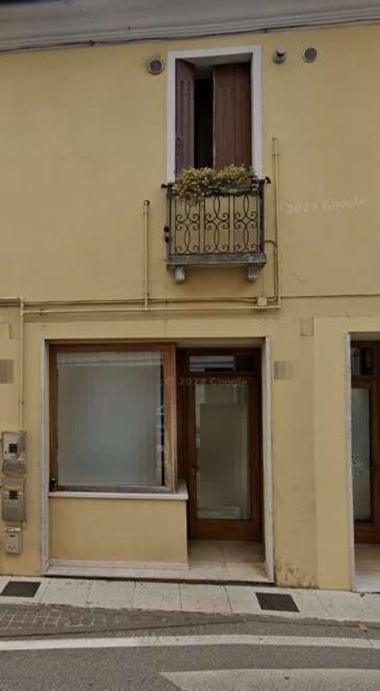 38m² Commercial property in Oderzo, Italy No. 215116