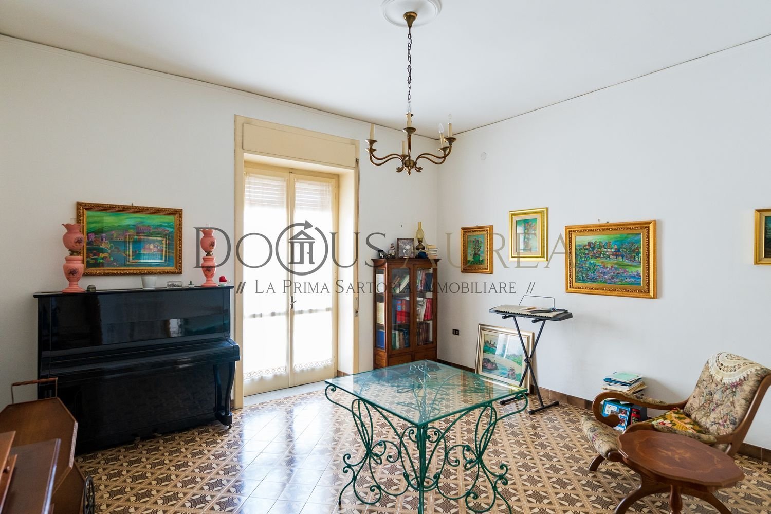 Здание 550м² в Эболи, Италия № 129025