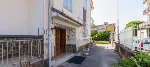 Здание 550м² в Эболи, Италия № 129025 8