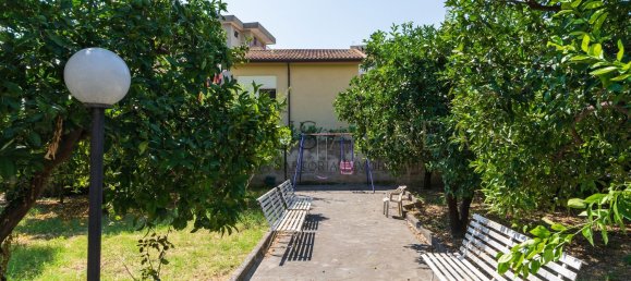 Здание 550м² в Эболи, Италия № 129025 10