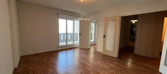 2 bedrooms Apartment in Clermont-Ferrand, France No. 204712 2