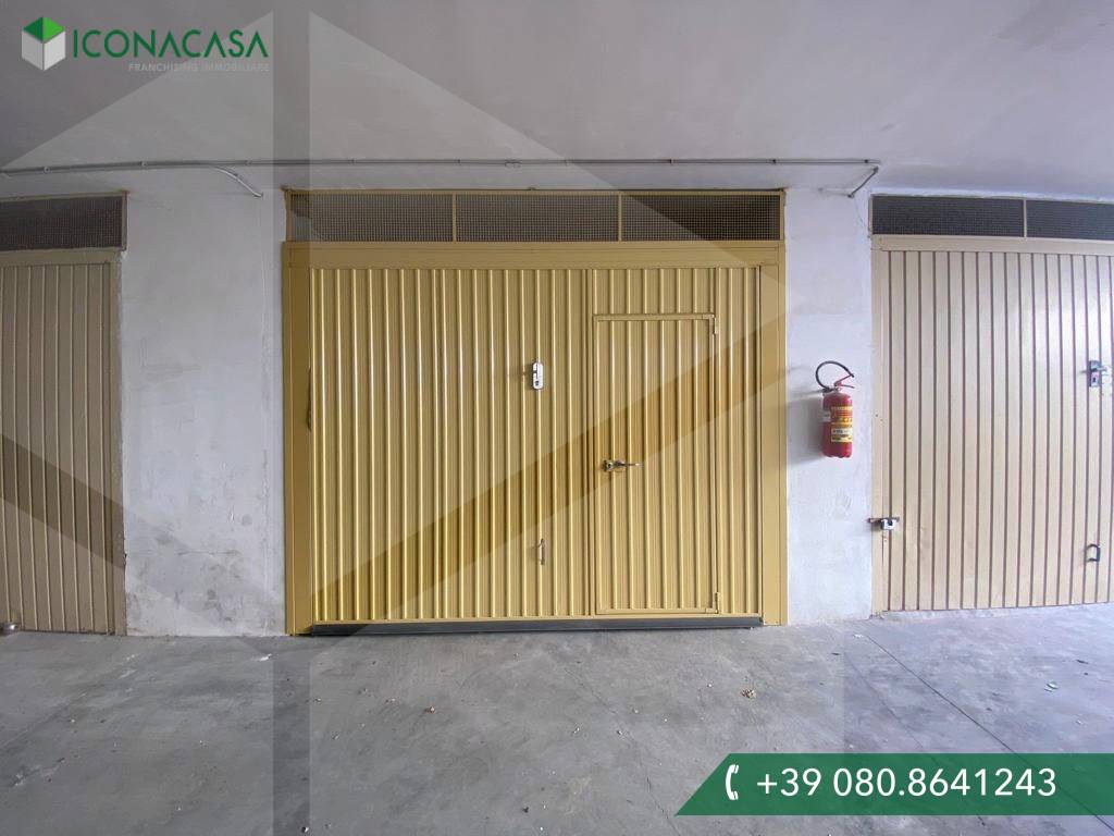 Garagem em Bari, Italy 30 m² N.º 18799