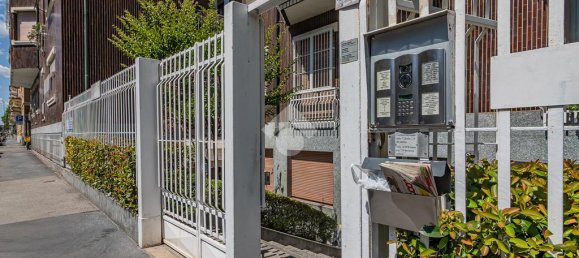 1 bedroom Apartment in Milan, Italy No. 263373 3