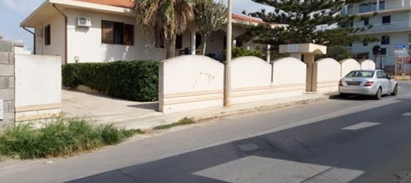 10-Zimmer Villa in Vittoria, Italy, Nr. 196163 3