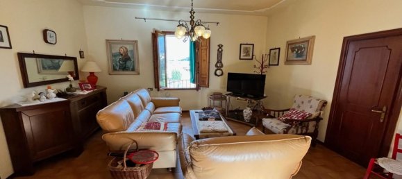 5 rooms Apartment in Certaldo, Italy No. 31725 5