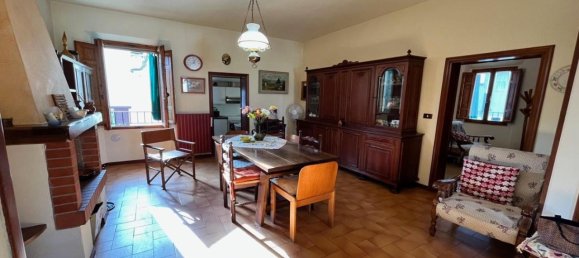 5 rooms Apartment in Certaldo, Italy No. 31725 8