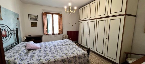 5 rooms Apartment in Certaldo, Italy No. 31725 10
