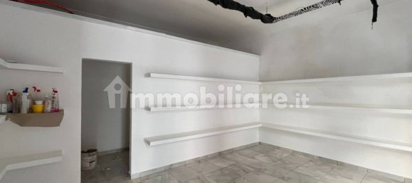 1 room Commercial property in Pozzuoli, Italy No. 172296 2