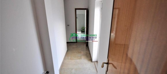 Apartamento de 2 dormitorios en Ragusa, Italy No. 145284 3