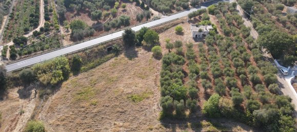 Дом с 6 комнатами в Каровиньо, Италия № 151823 28