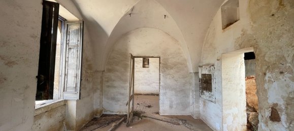 Дом с 6 комнатами в Каровиньо, Италия № 151823 14