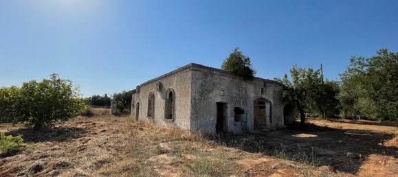 Дом с 6 комнатами в Каровиньо, Италия № 151823 5