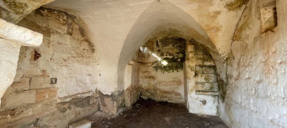 Дом с 6 комнатами в Каровиньо, Италия № 151823 4