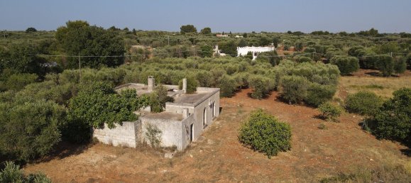 Дом с 6 комнатами в Каровиньо, Италия № 151823 25