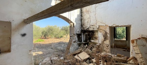 Дом с 6 комнатами в Каровиньо, Италия № 151823 6