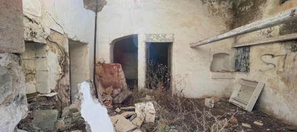 Дом с 6 комнатами в Каровиньо, Италия № 151823 15